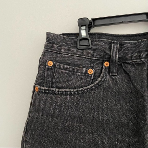 LEVIS 501 Black Button Fly Distressed Raw Hem Jean Shorts Size 31 - Picture 5 of 10